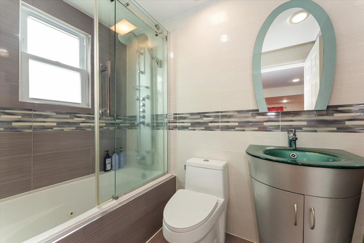 1434 Noel Avenue, Hewlett, NY 11557