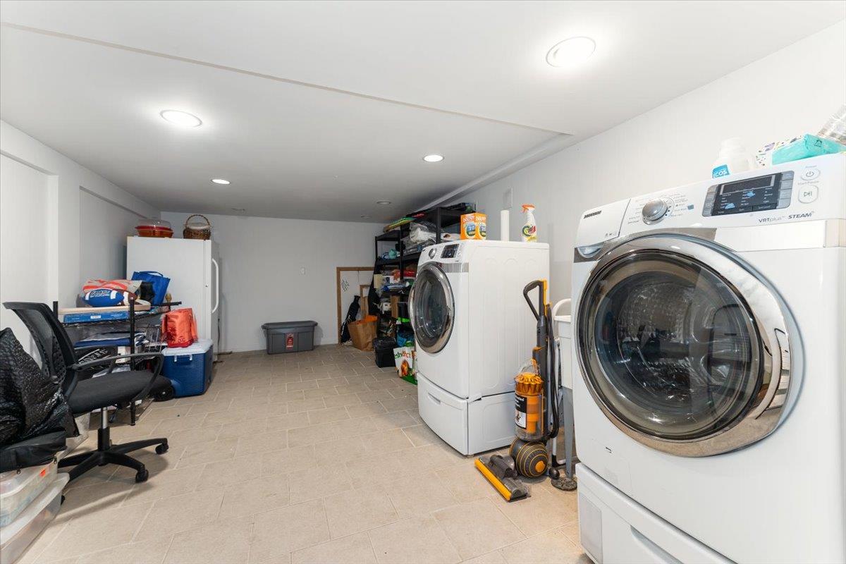 1434 Noel Avenue, Hewlett, NY 11557