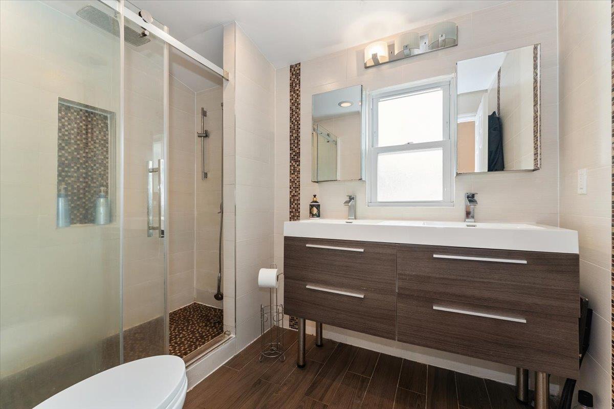 1434 Noel Avenue, Hewlett, NY 11557