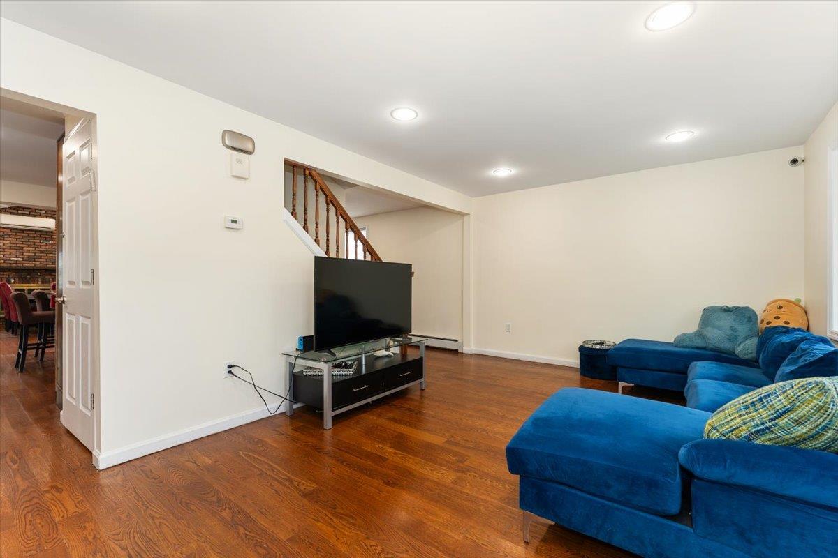 1434 Noel Avenue, Hewlett, NY 11557