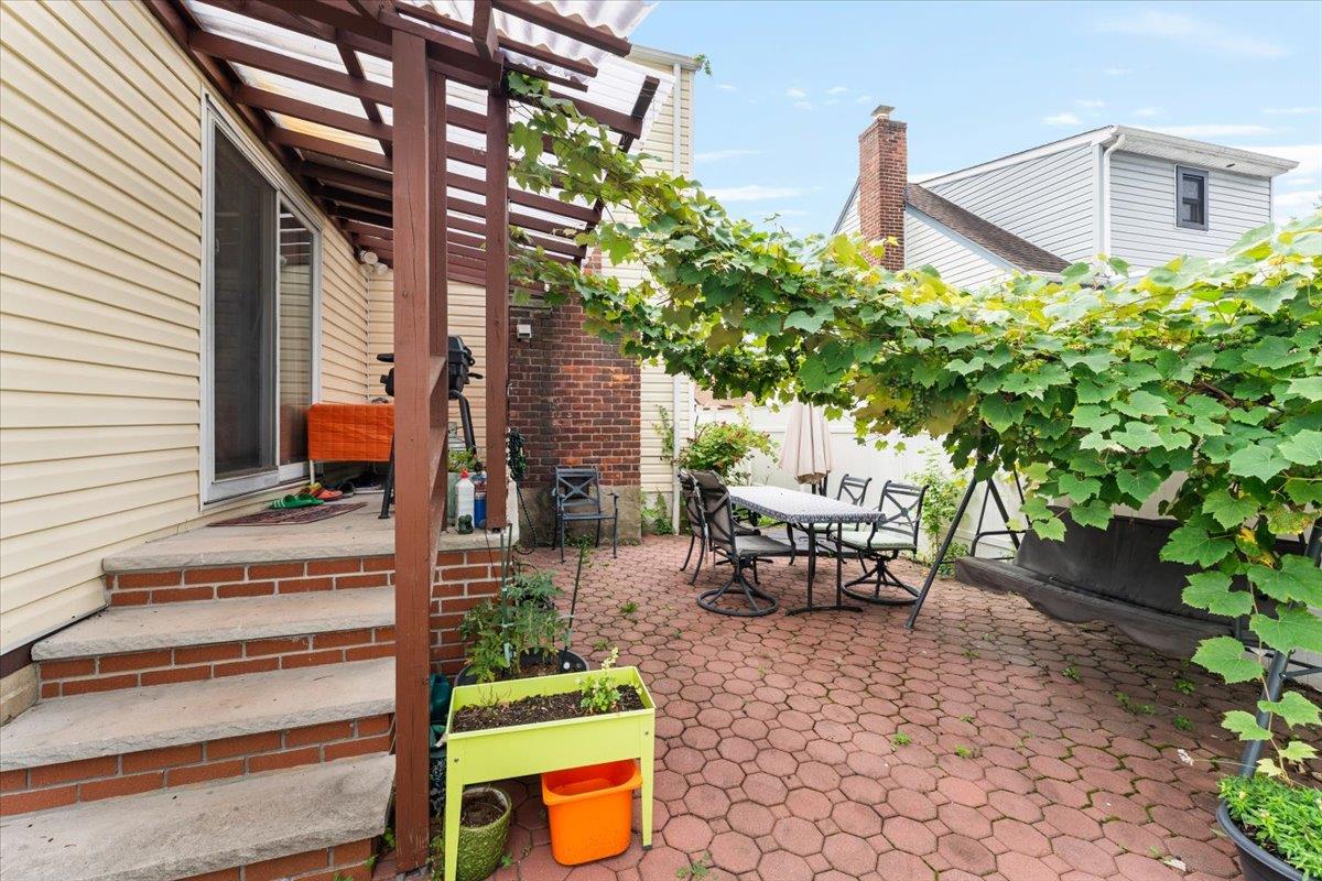 1434 Noel Avenue, Hewlett, NY 11557