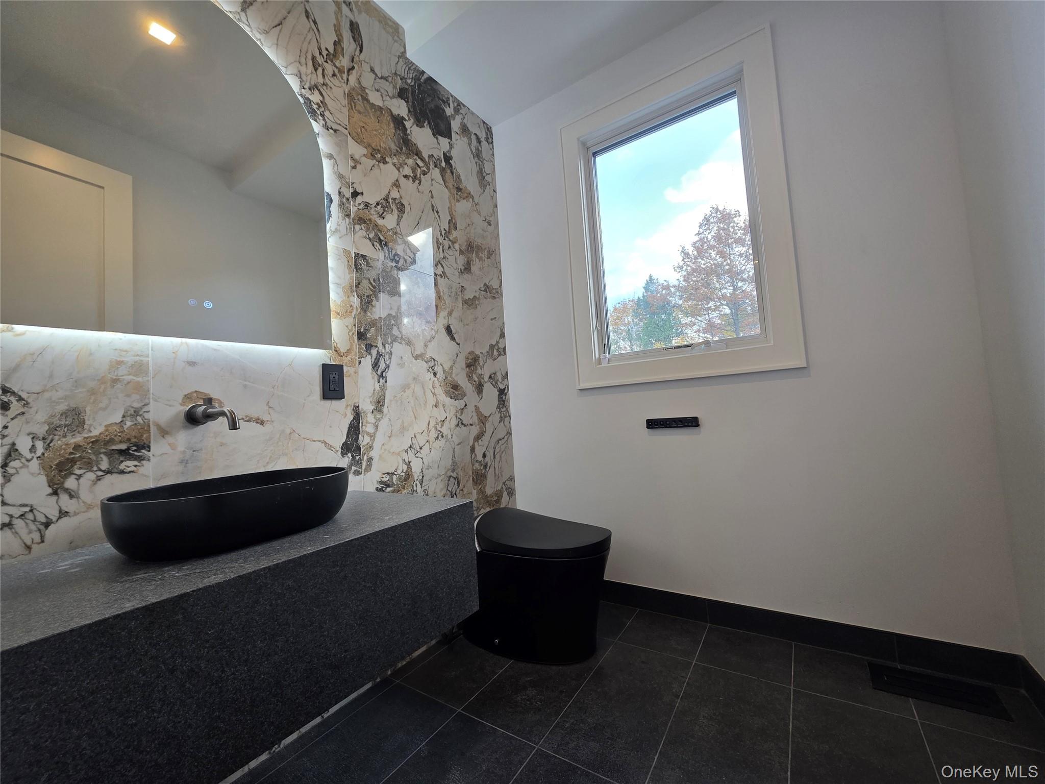 65 Page Lane, Westbury, NY 11590