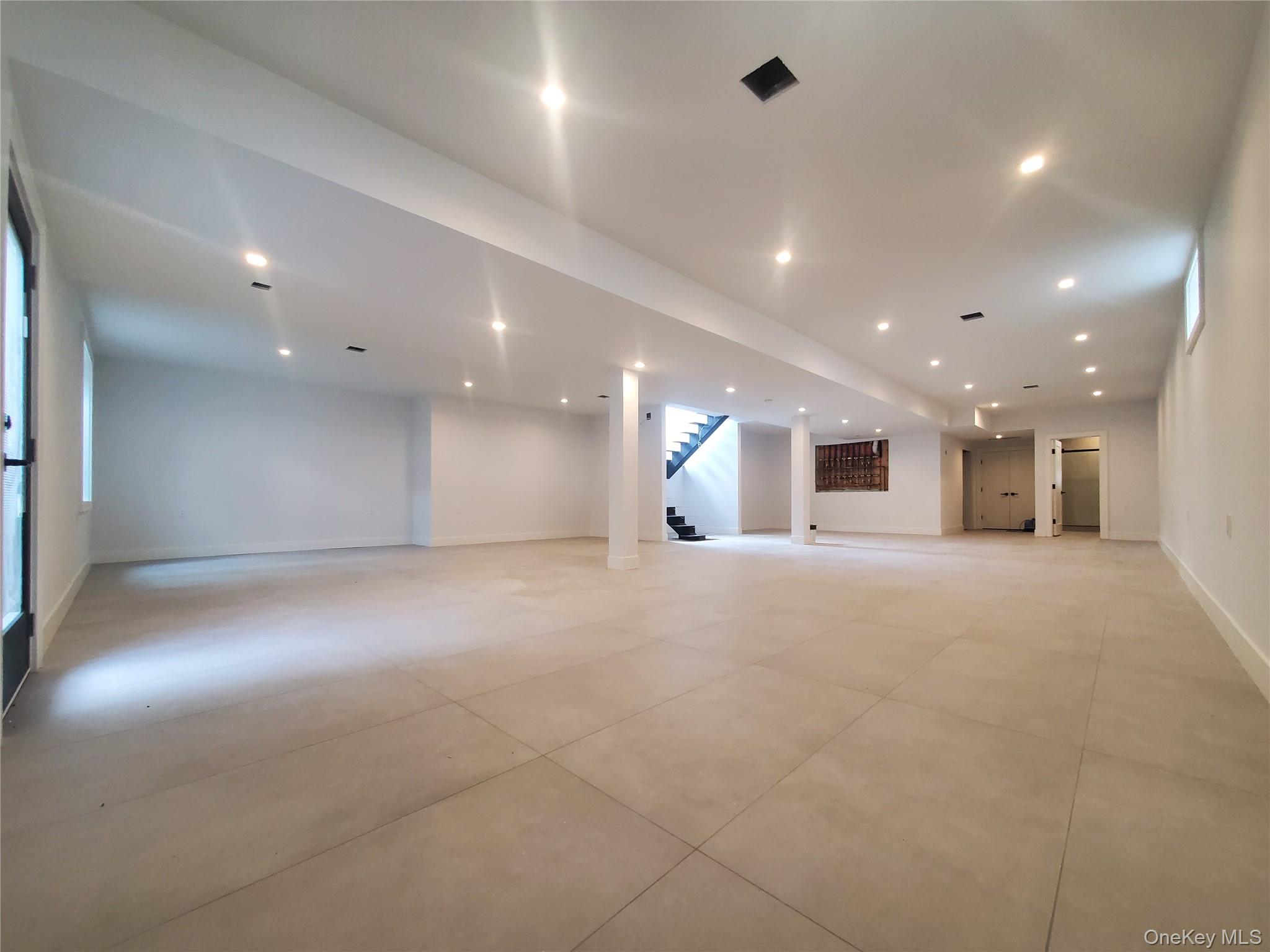 65 Page Lane, Westbury, NY 11590