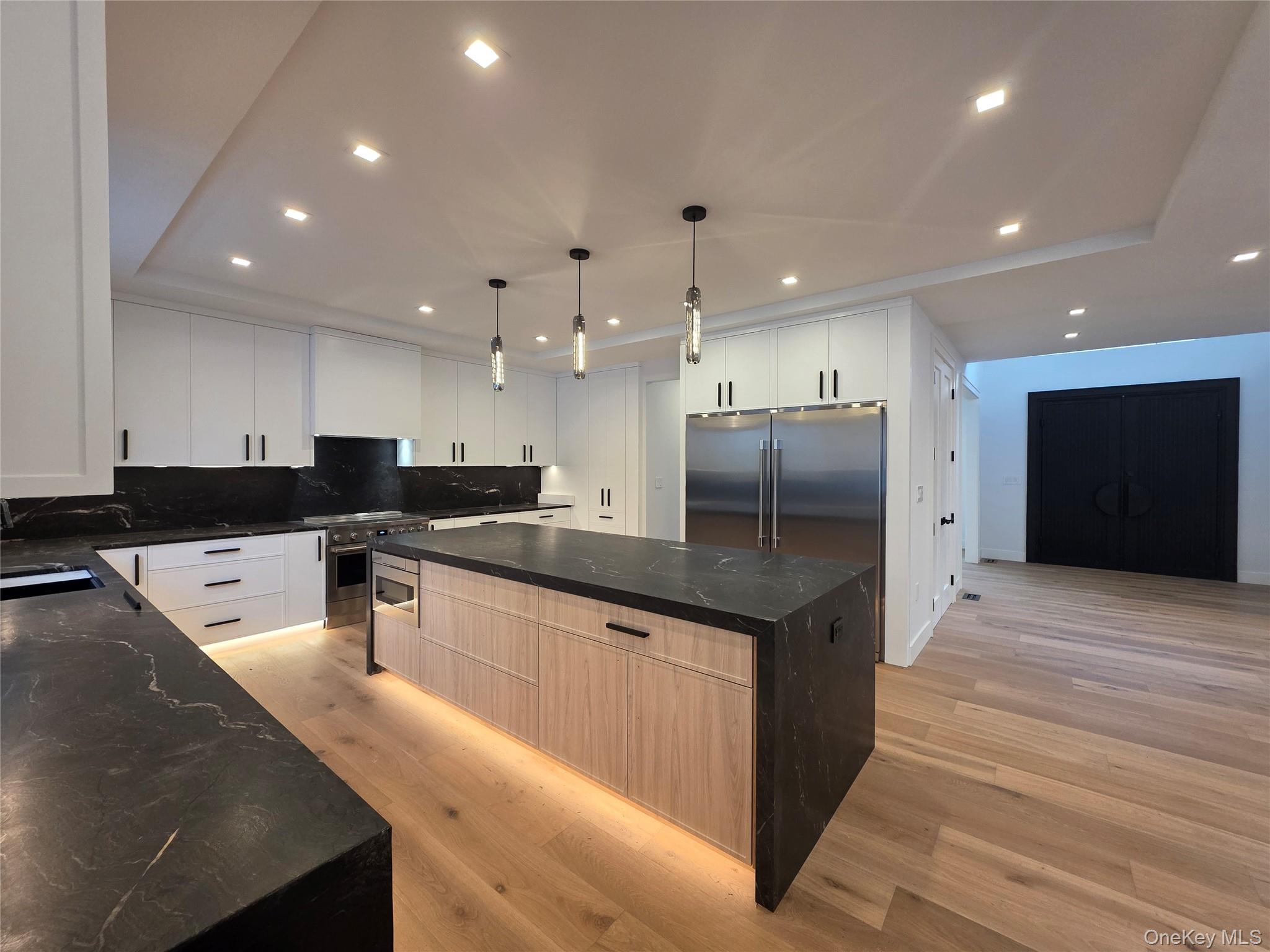 65 Page Lane, Westbury, NY 11590