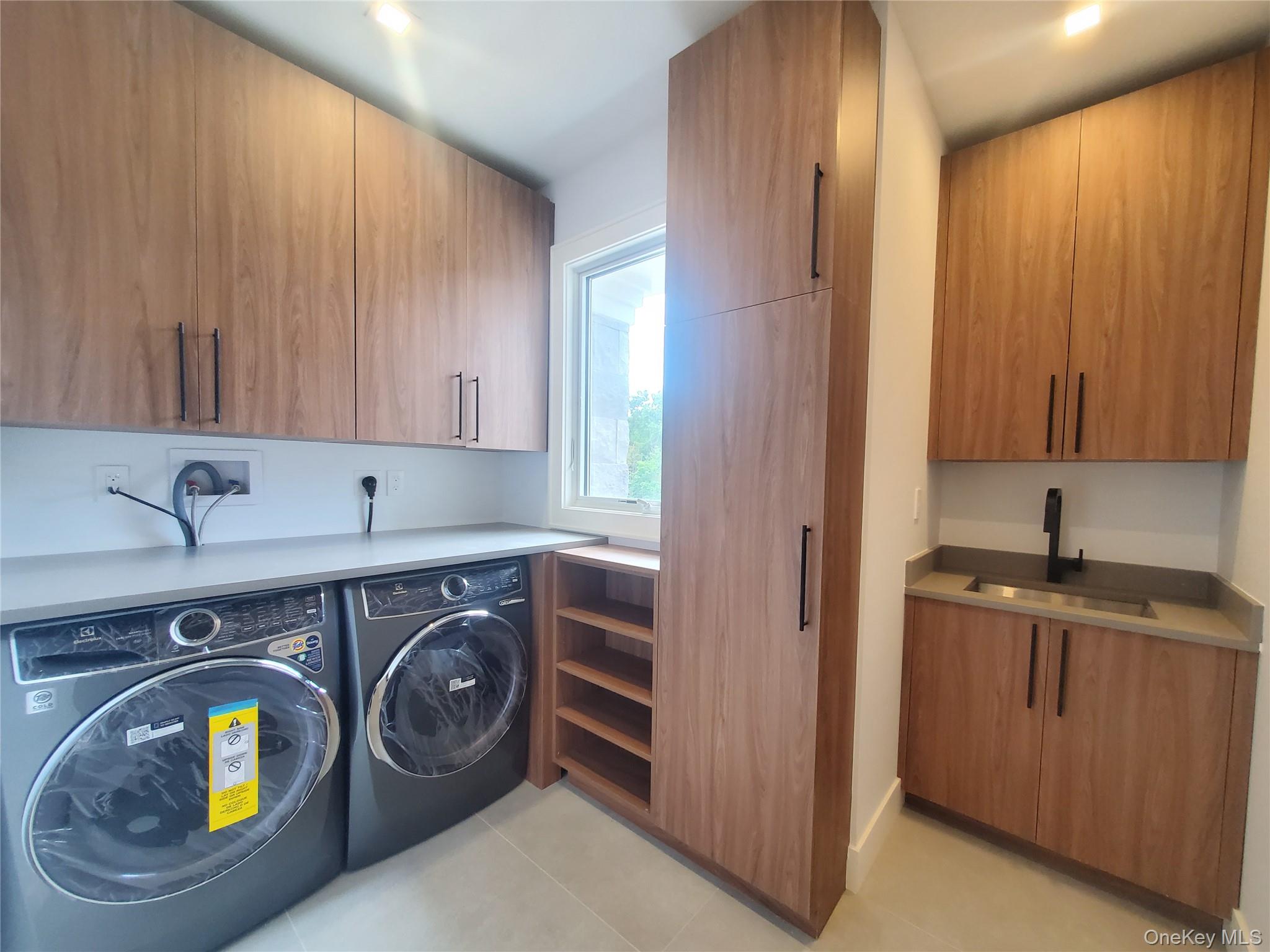 65 Page Lane, Westbury, NY 11590