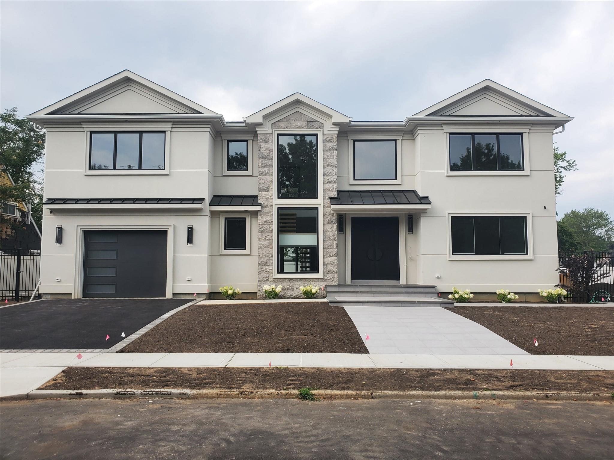 65 Page Lane, Westbury, NY 11590