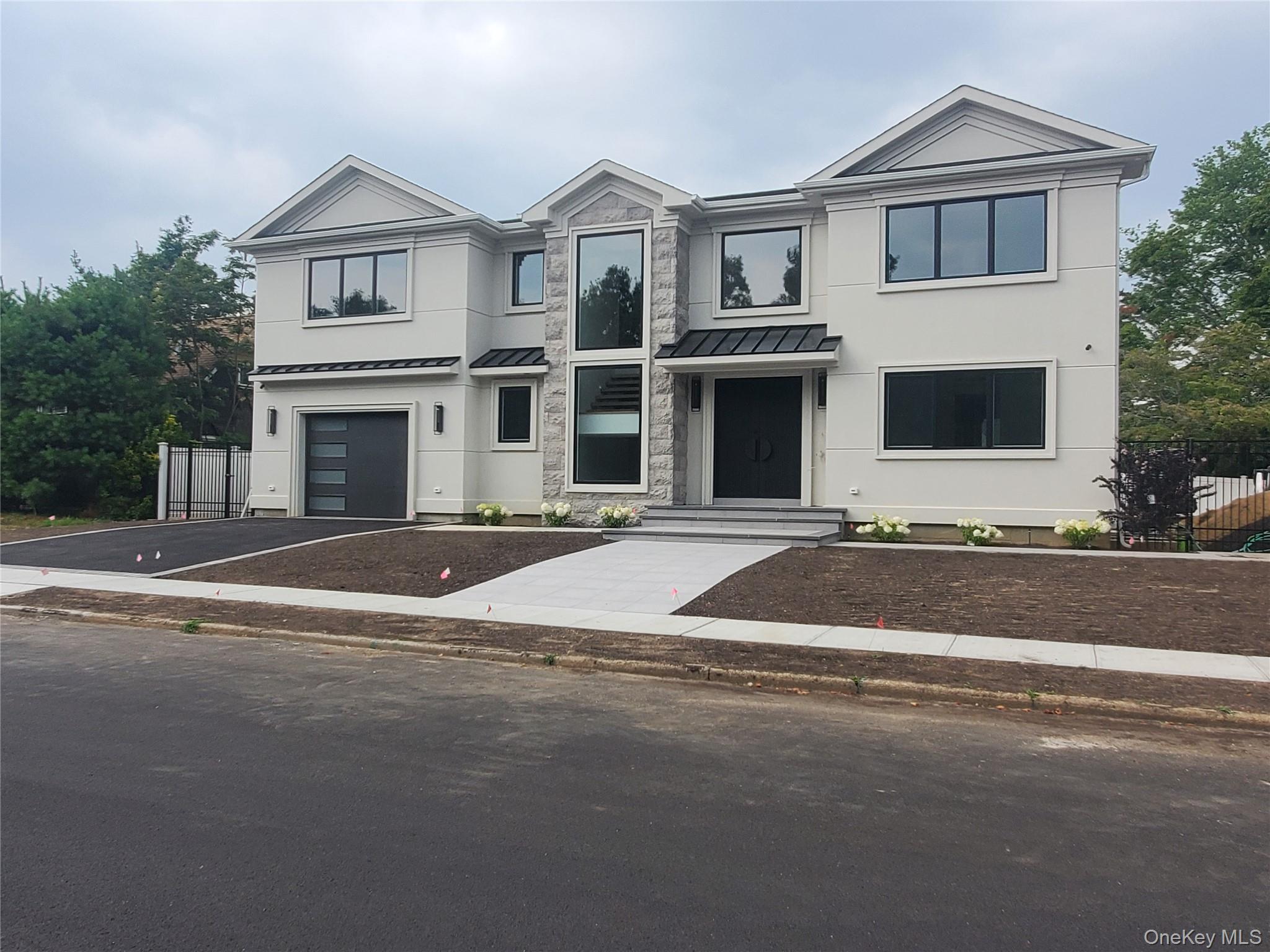 65 Page Lane, Westbury, NY 11590