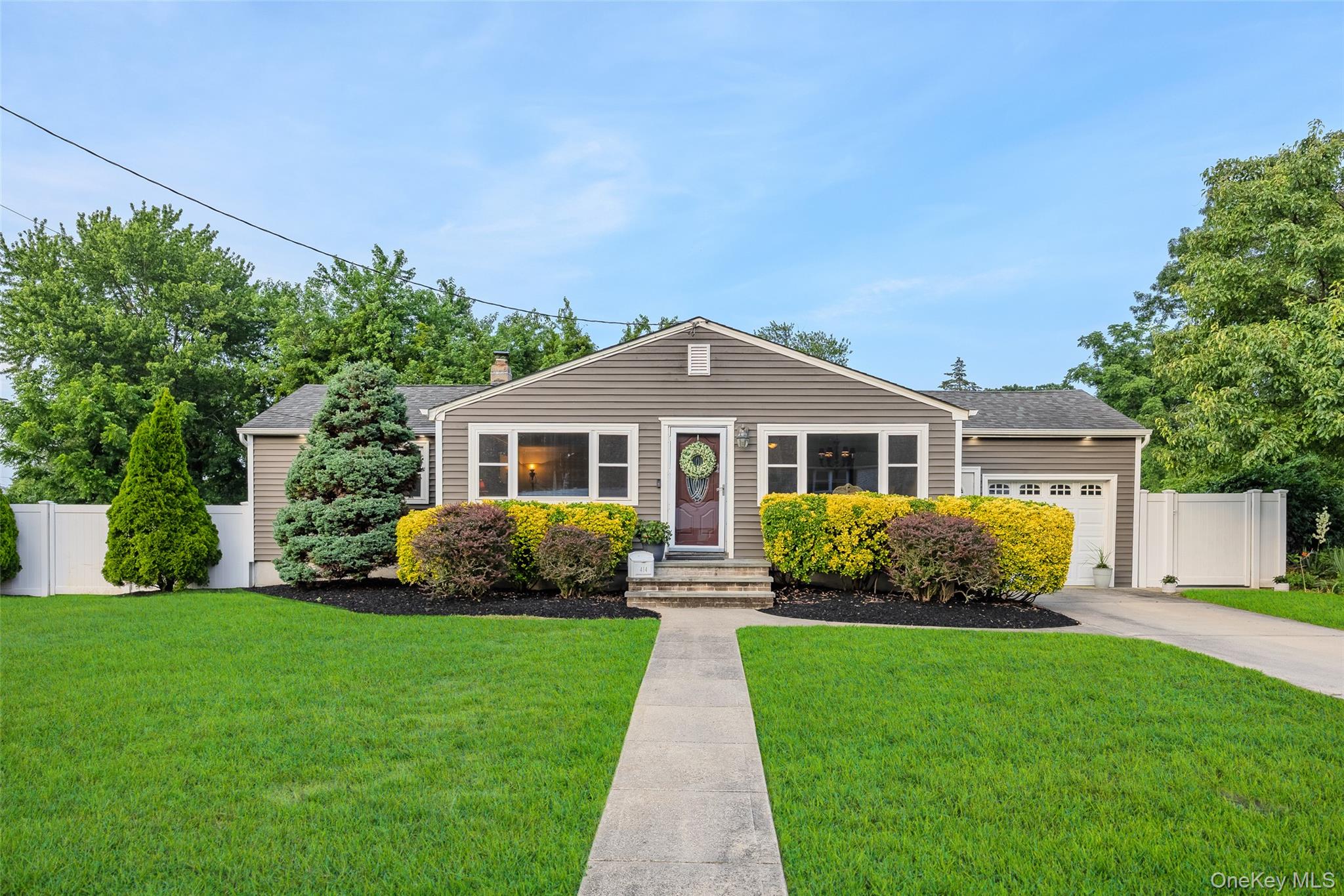 414 Pecan Street, Lindenhurst, NY 11757