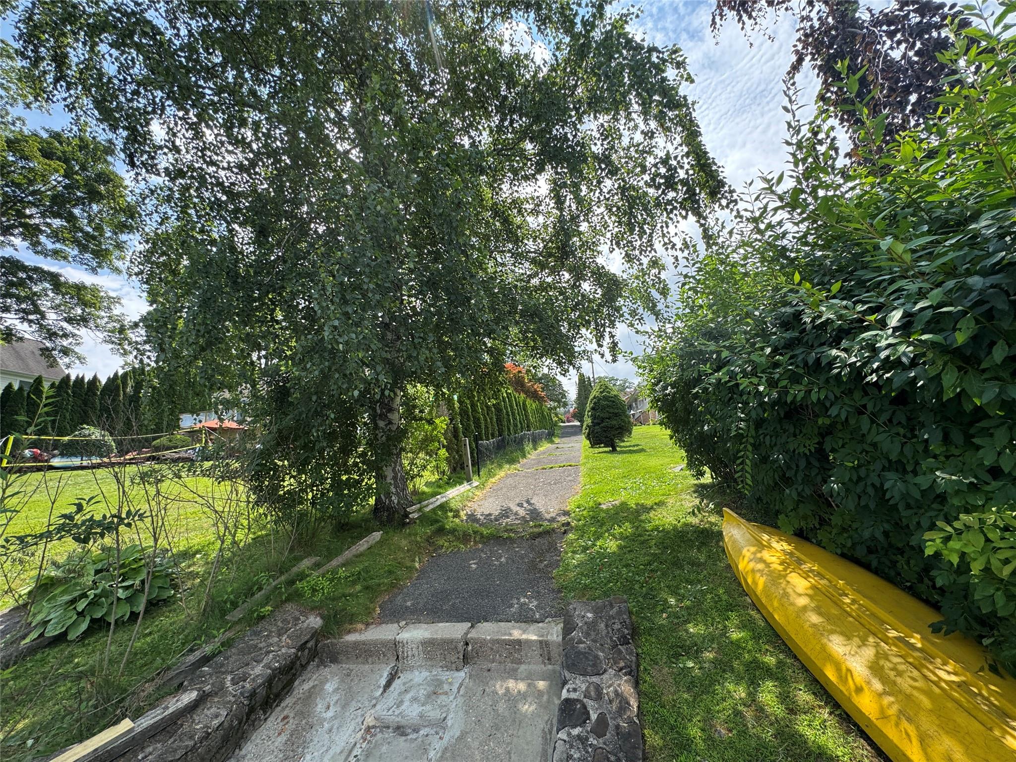 11 Knollcrest Drive, New Fairfield, CT 06812