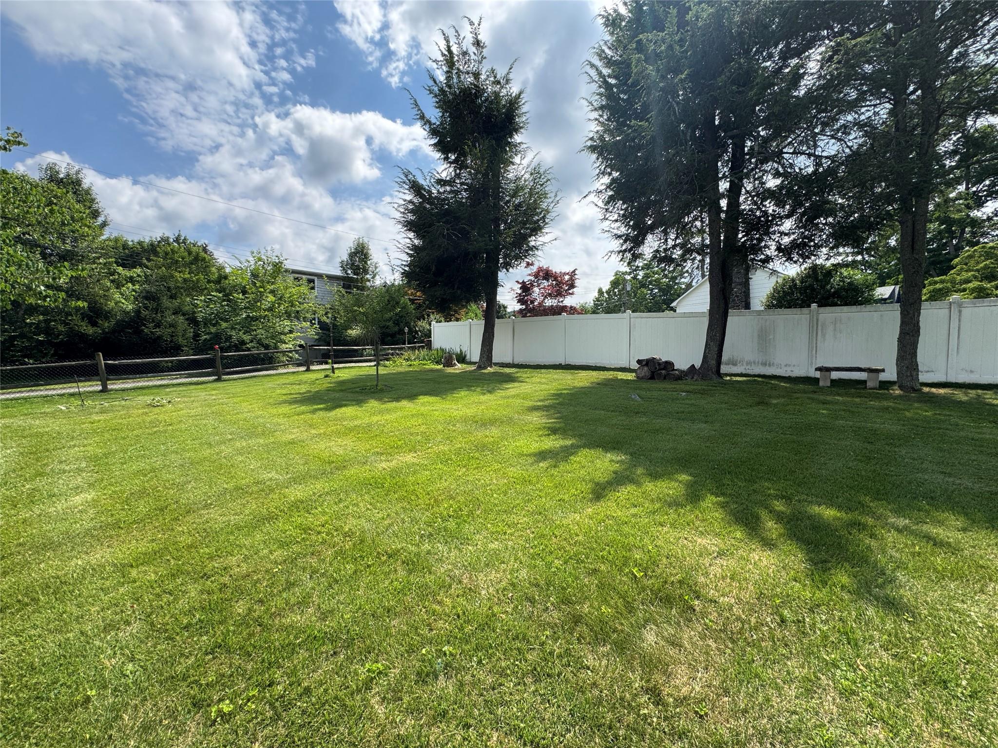 11 Knollcrest Drive, New Fairfield, CT 06812