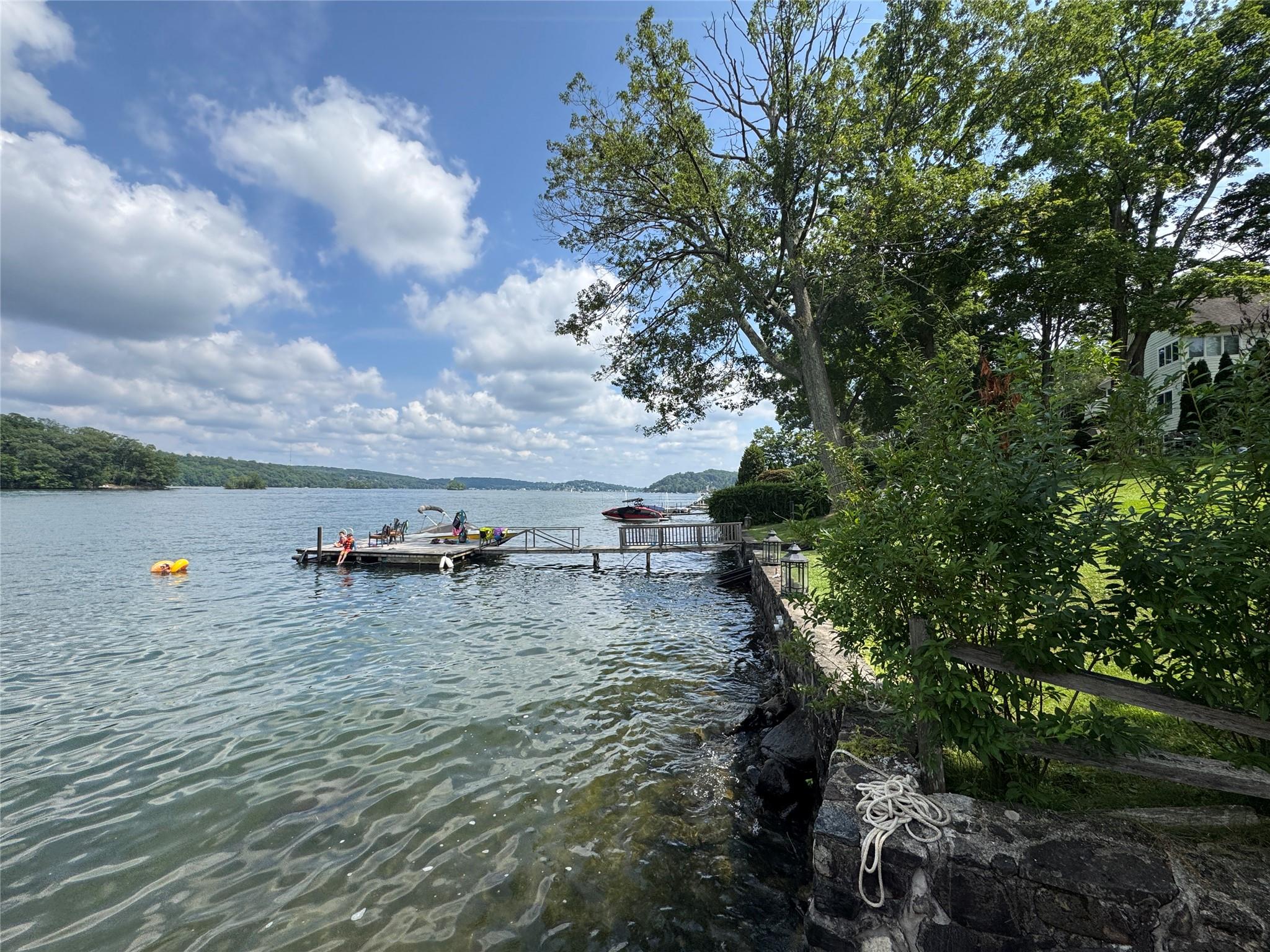 11 Knollcrest Drive, New Fairfield, CT 06812