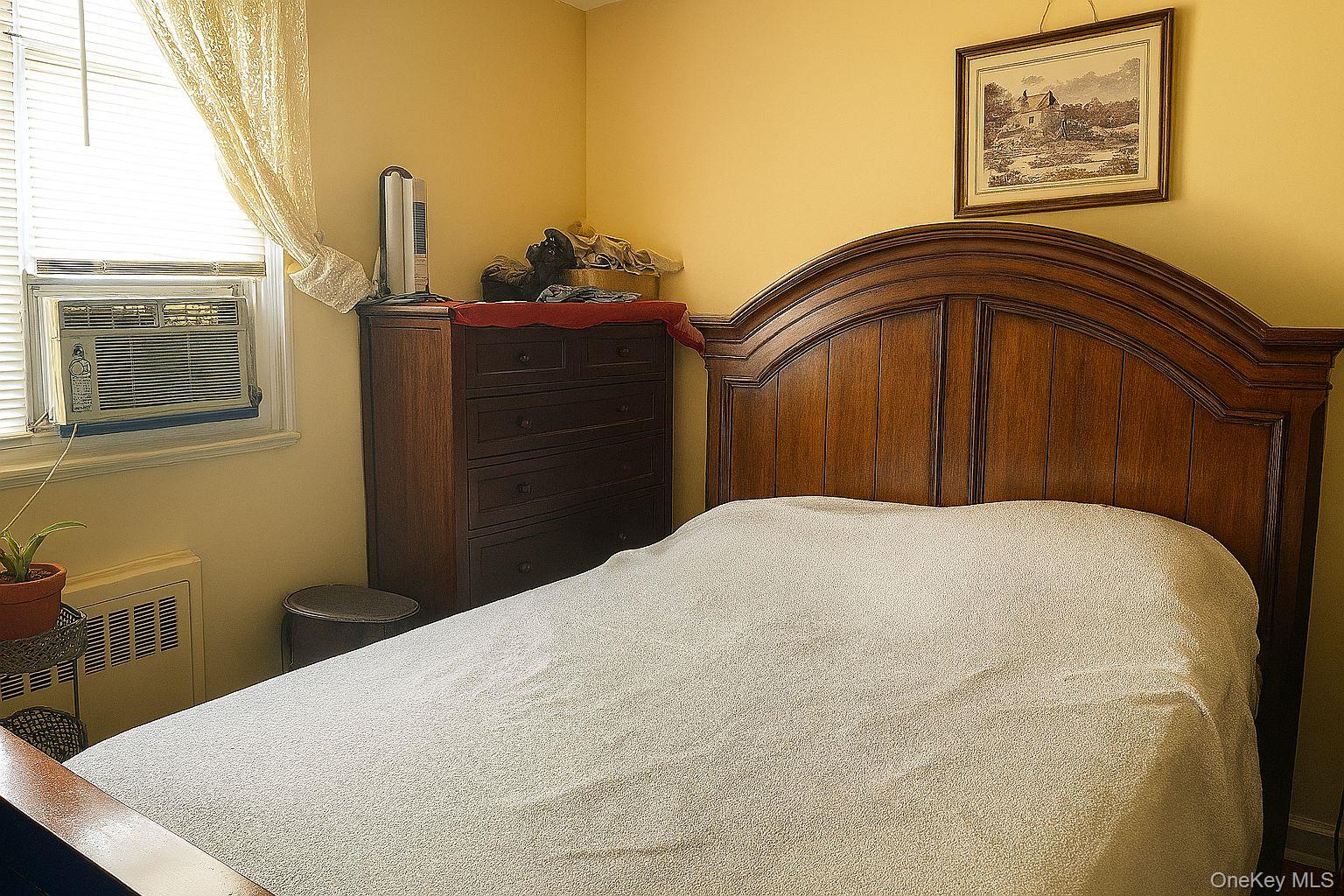 13131 234th Street # 2nd Fl, Rosedale, NY 11422