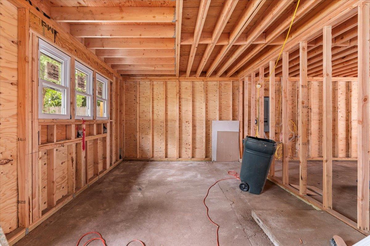 130 E Carmans Road, Farmingdale, NY 11735