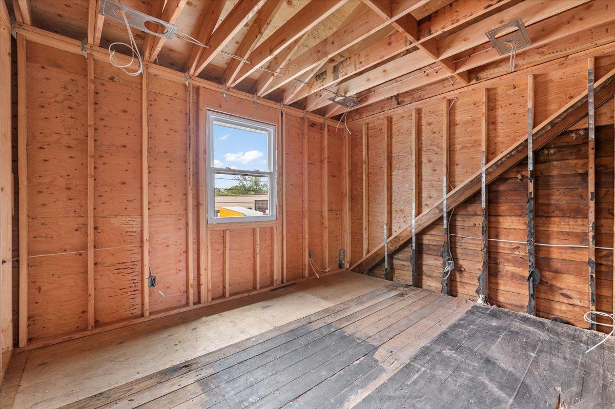 130 E Carmans Road, Farmingdale, NY 11735