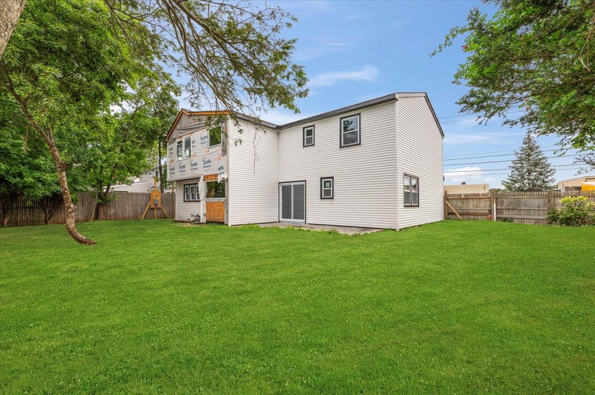 130 E Carmans Road, Farmingdale, NY 11735