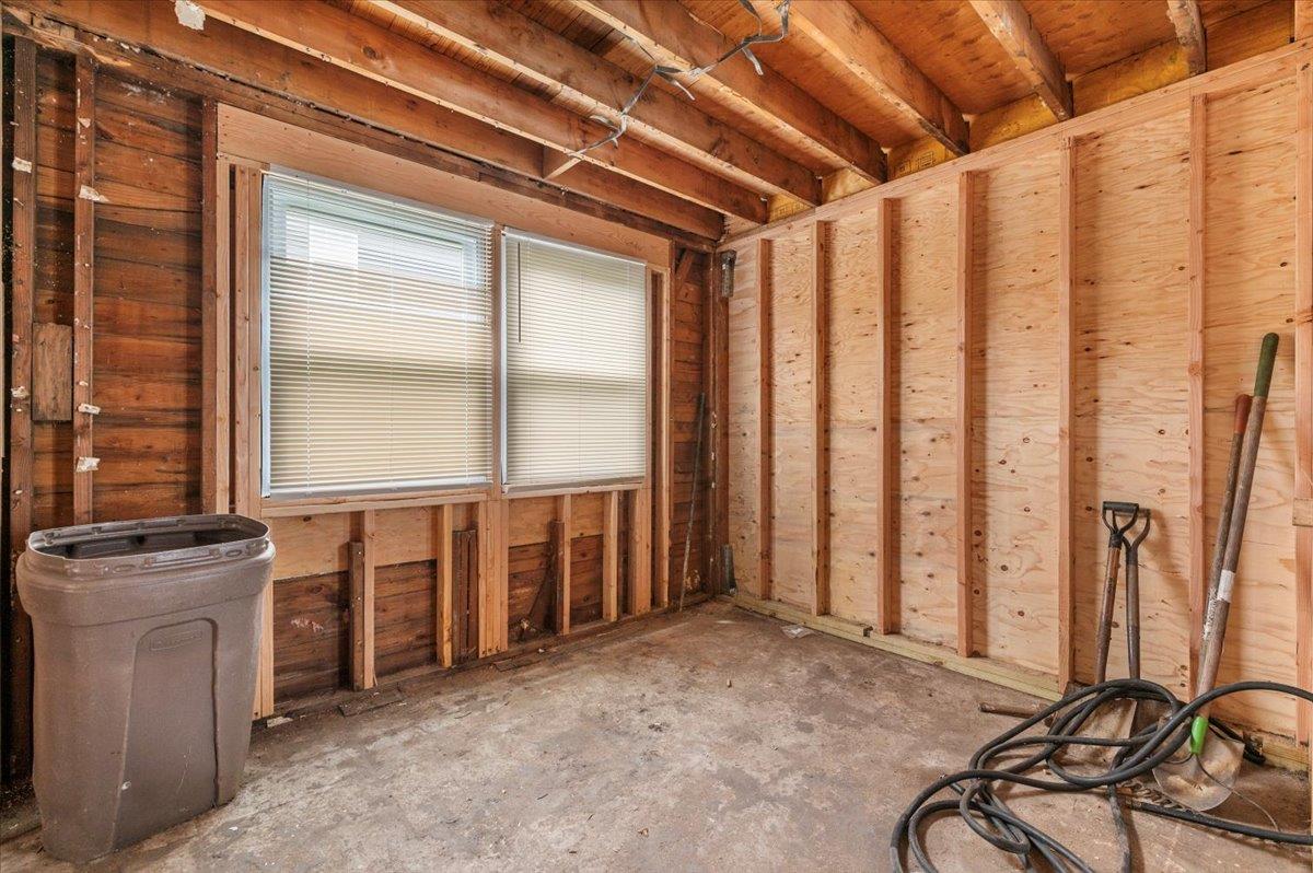 130 E Carmans Road, Farmingdale, NY 11735