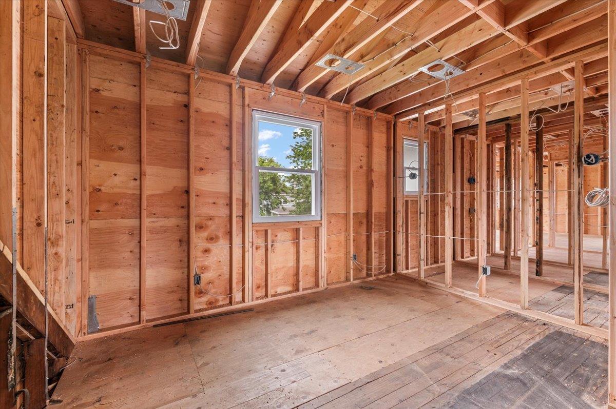 130 E Carmans Road, Farmingdale, NY 11735