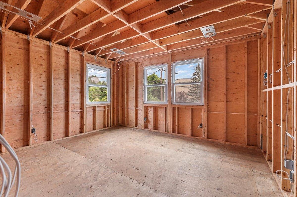 130 E Carmans Road, Farmingdale, NY 11735