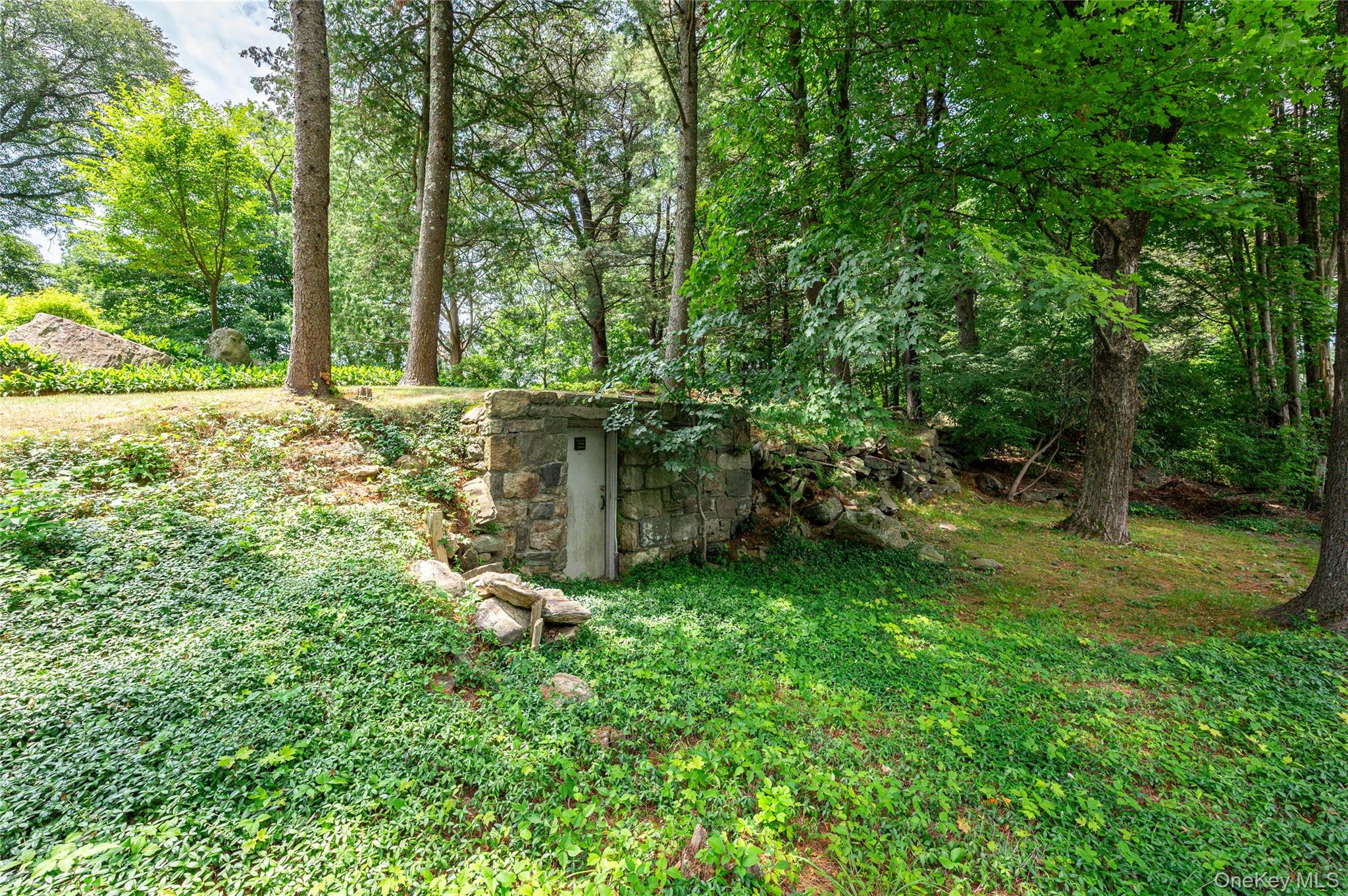 69 Whippoorwill Road, Armonk, NY 10504