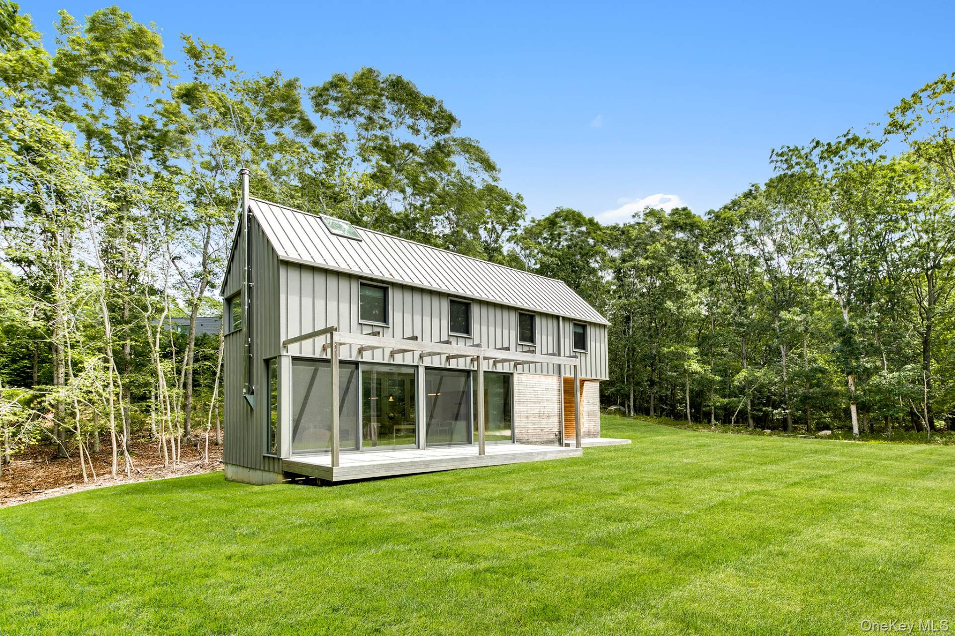 3 Birdie Lane, East Hampton, NY 11937