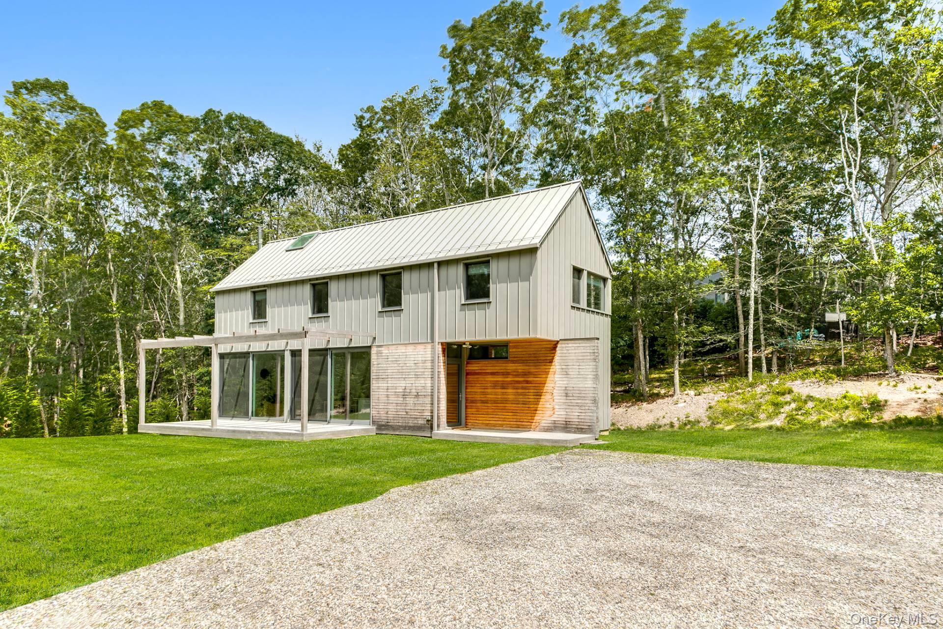 3 Birdie Lane, East Hampton, NY 11937