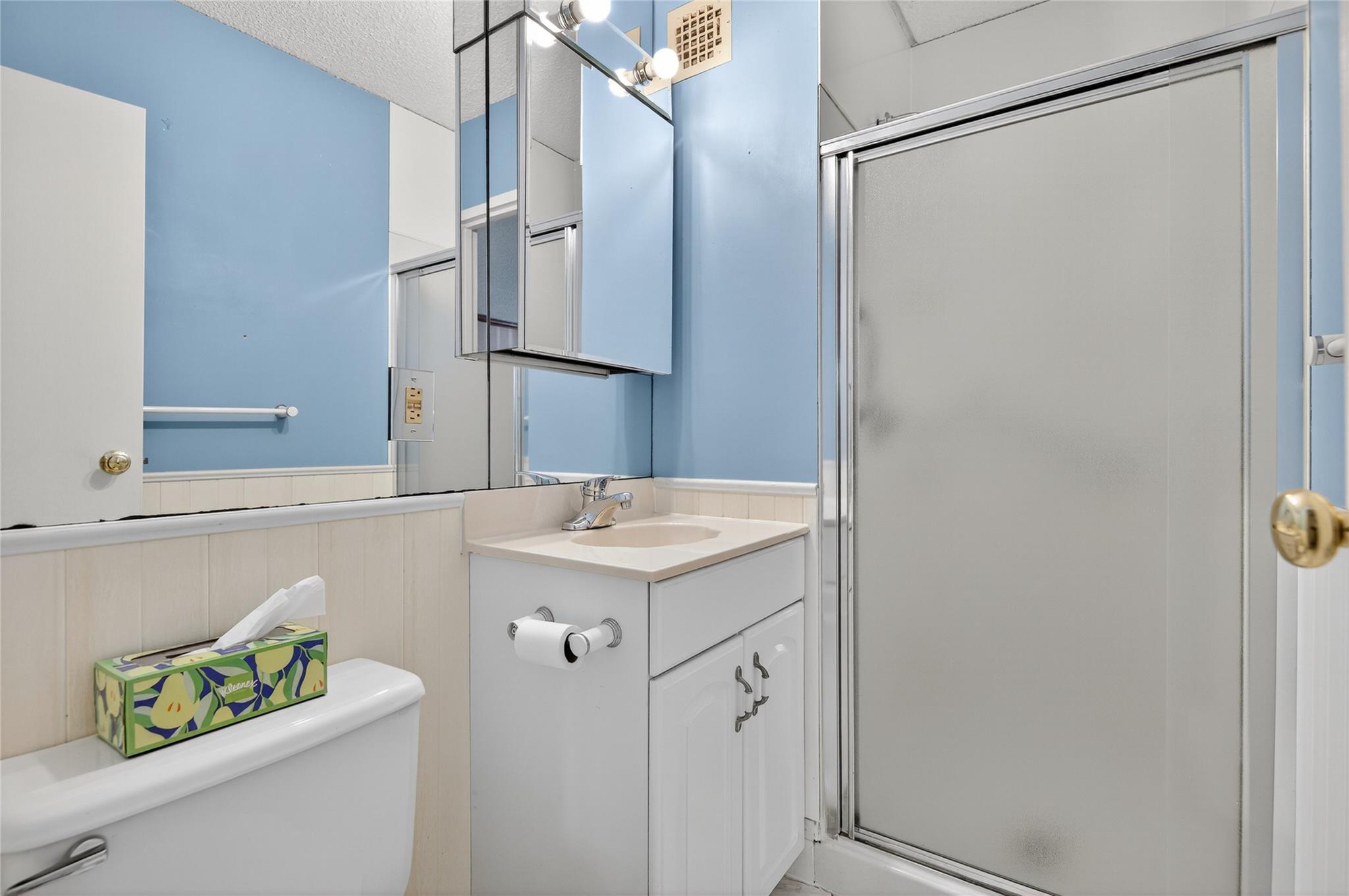 175 Maple Avenue # 5G, Westbury, NY 11590