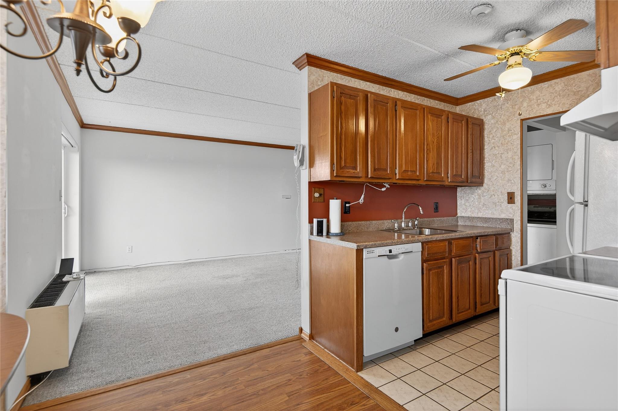 175 Maple Avenue # 5G, Westbury, NY 11590