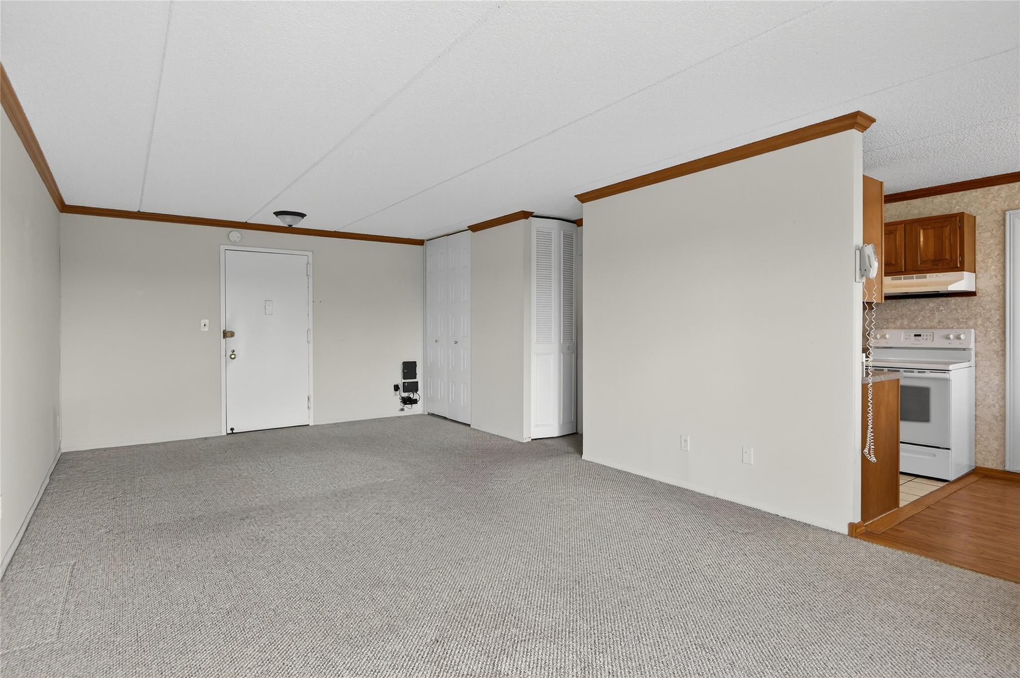 175 Maple Avenue # 5G, Westbury, NY 11590