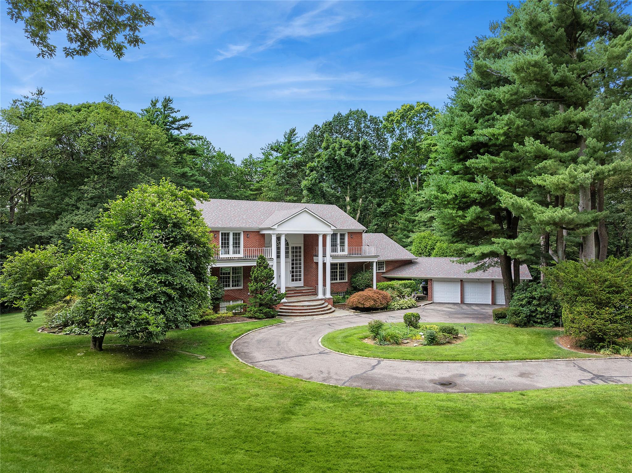 14 Pheasant Hill Lane, Old Brookville, NY 11545