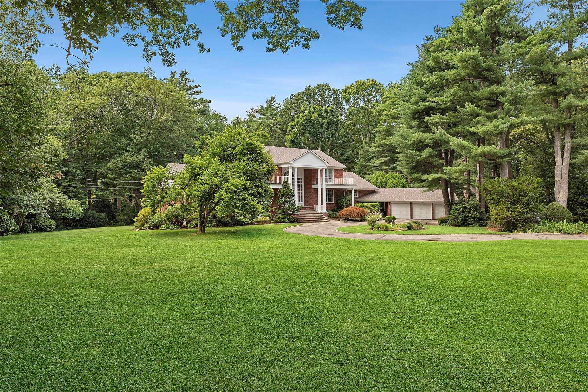 14 Pheasant Hill Lane, Old Brookville, NY 11545