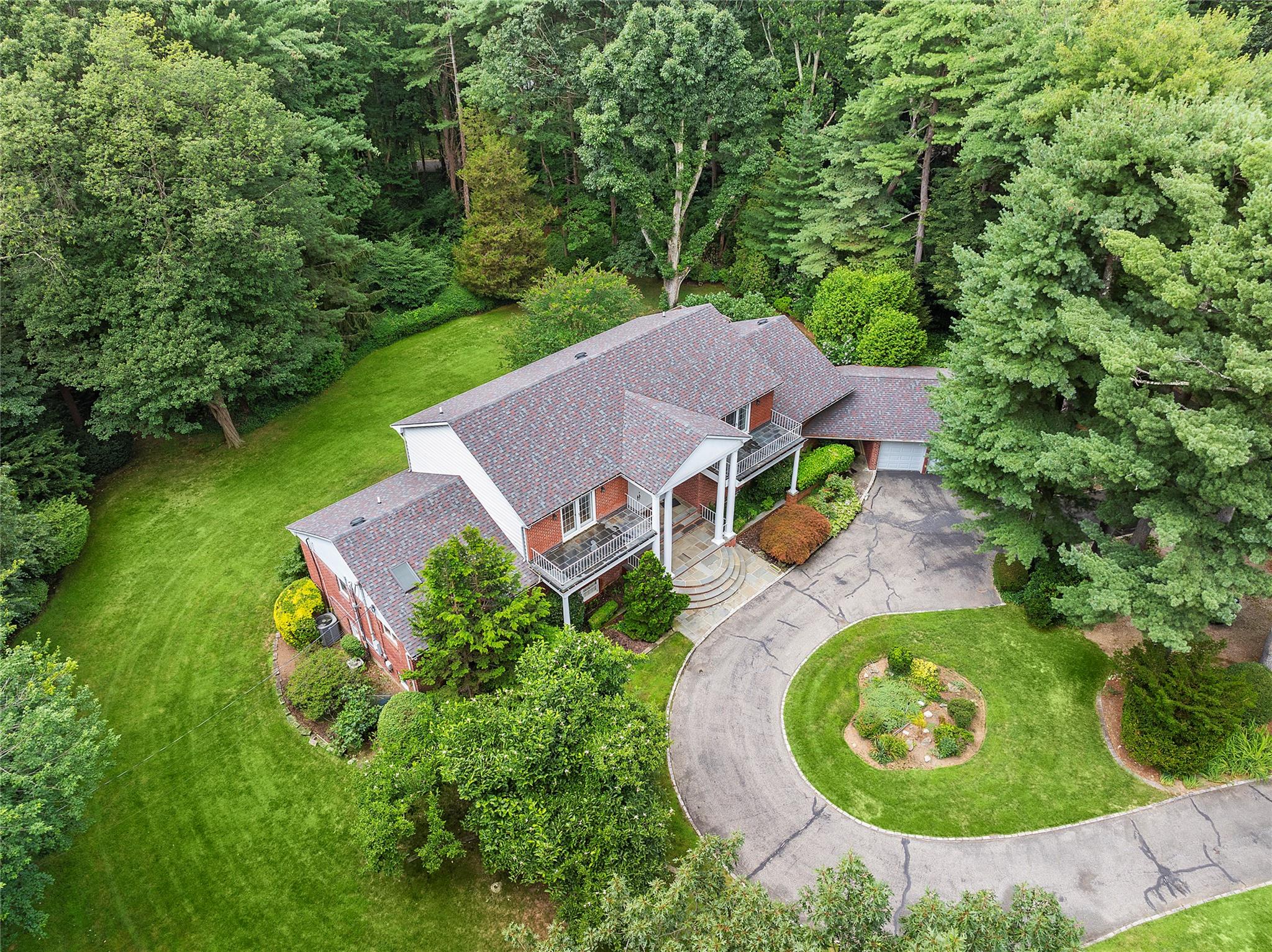 14 Pheasant Hill Lane, Old Brookville, NY 11545