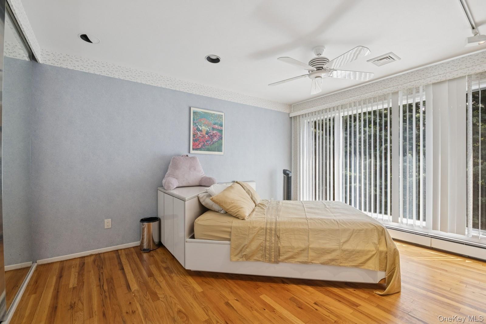 328 W Ivy Hill Road, Woodsburgh, NY 11598