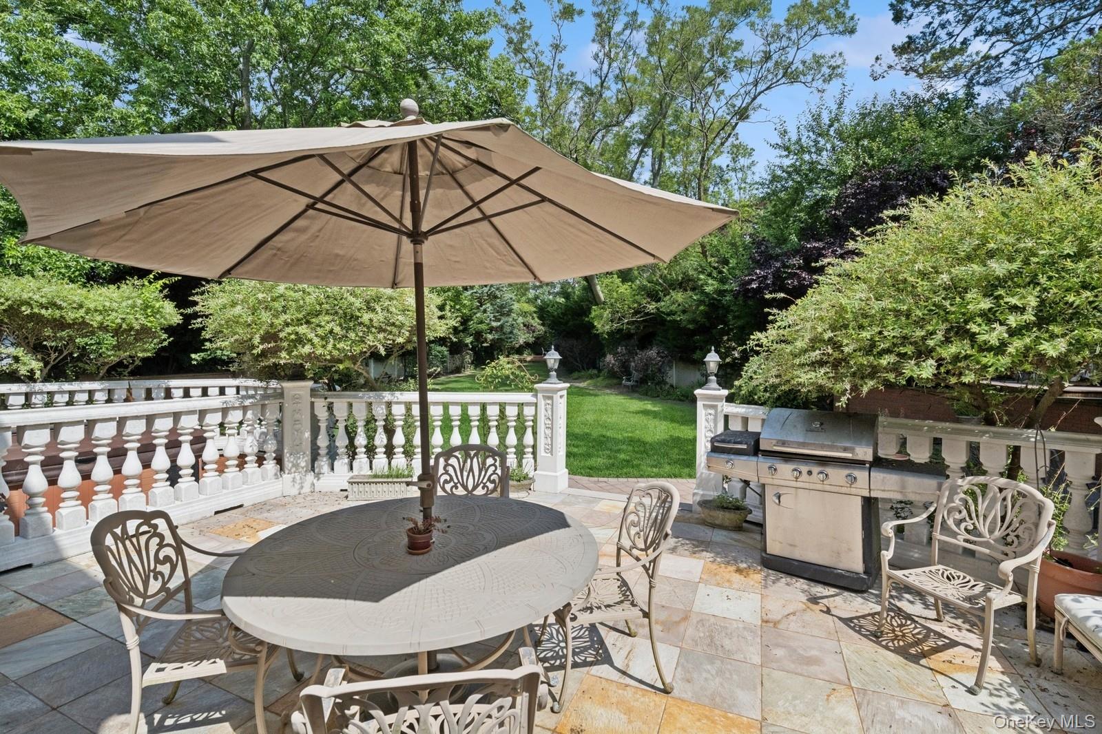 328 W Ivy Hill Road, Woodsburgh, NY 11598