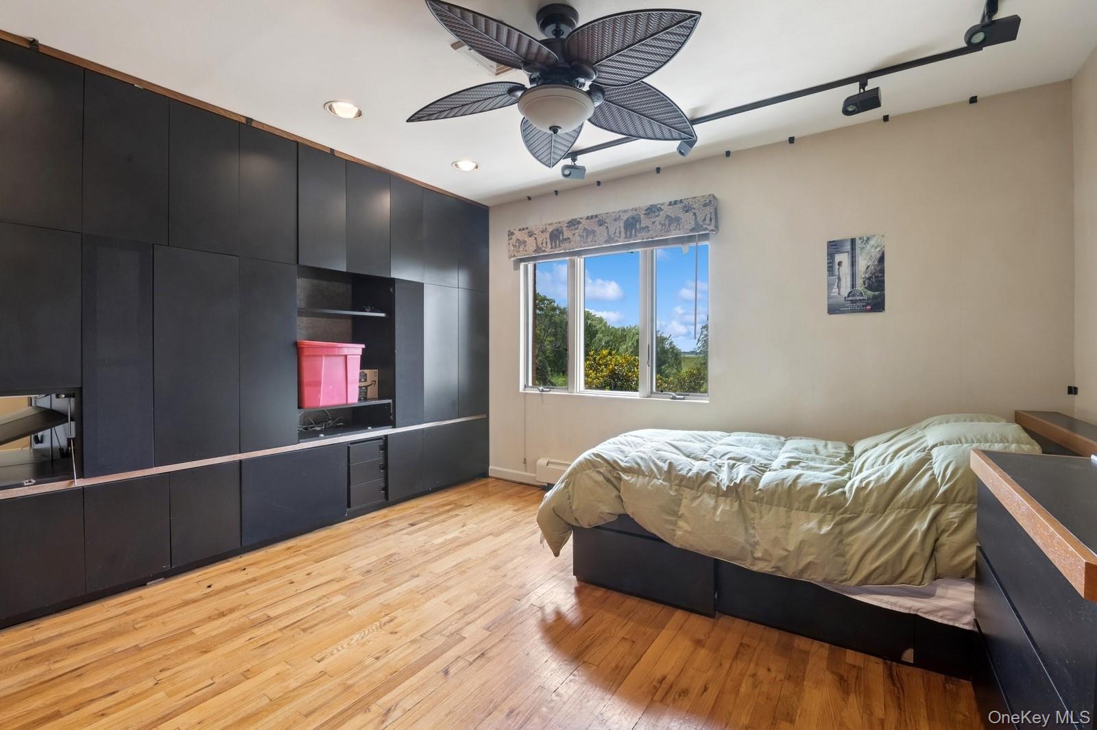 328 W Ivy Hill Road, Woodsburgh, NY 11598