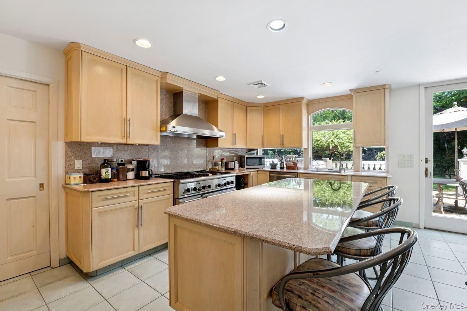 328 W Ivy Hill Road, Woodsburgh, NY 11598