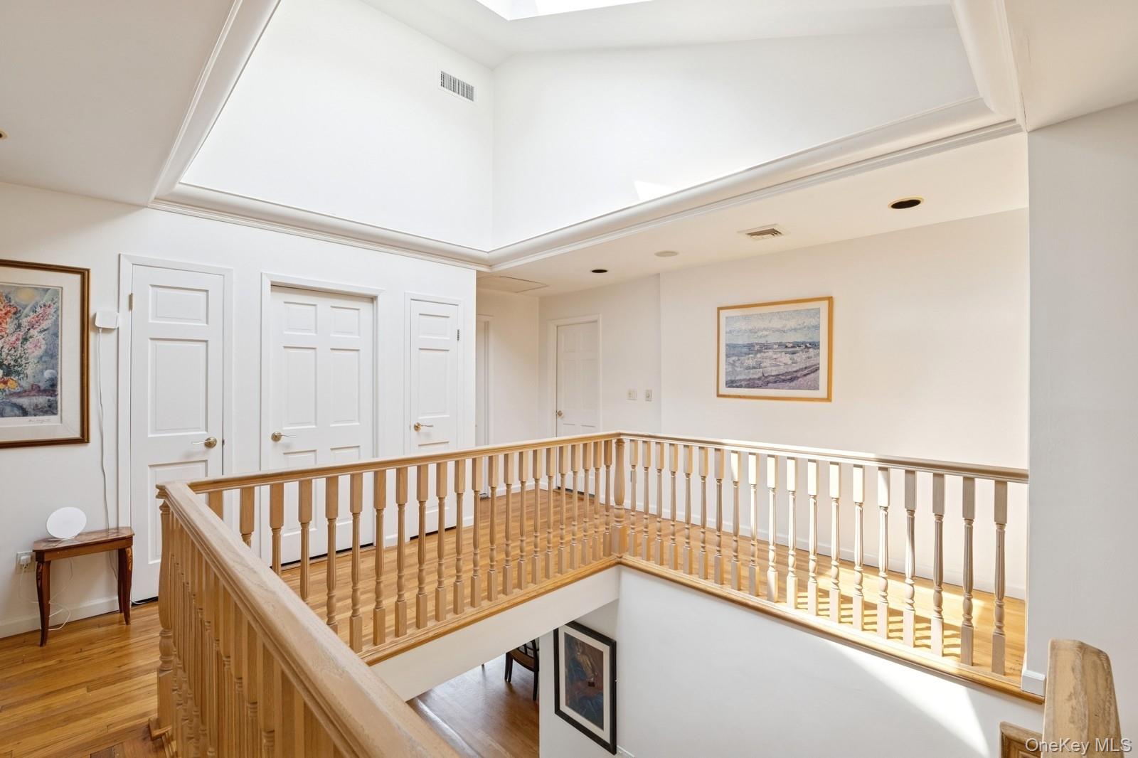 328 W Ivy Hill Road, Woodsburgh, NY 11598