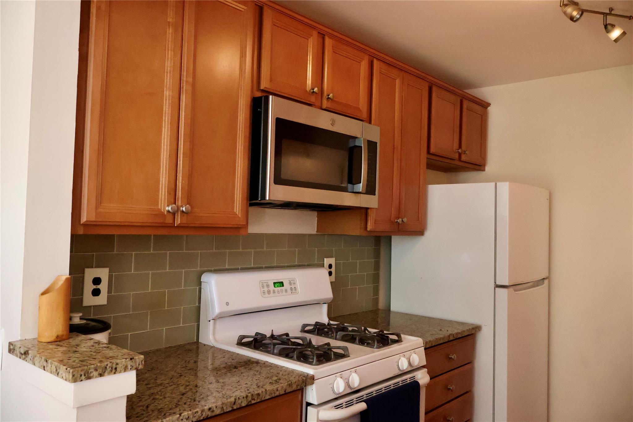 23 Hillside Terrace # G, White Plains, NY 10601