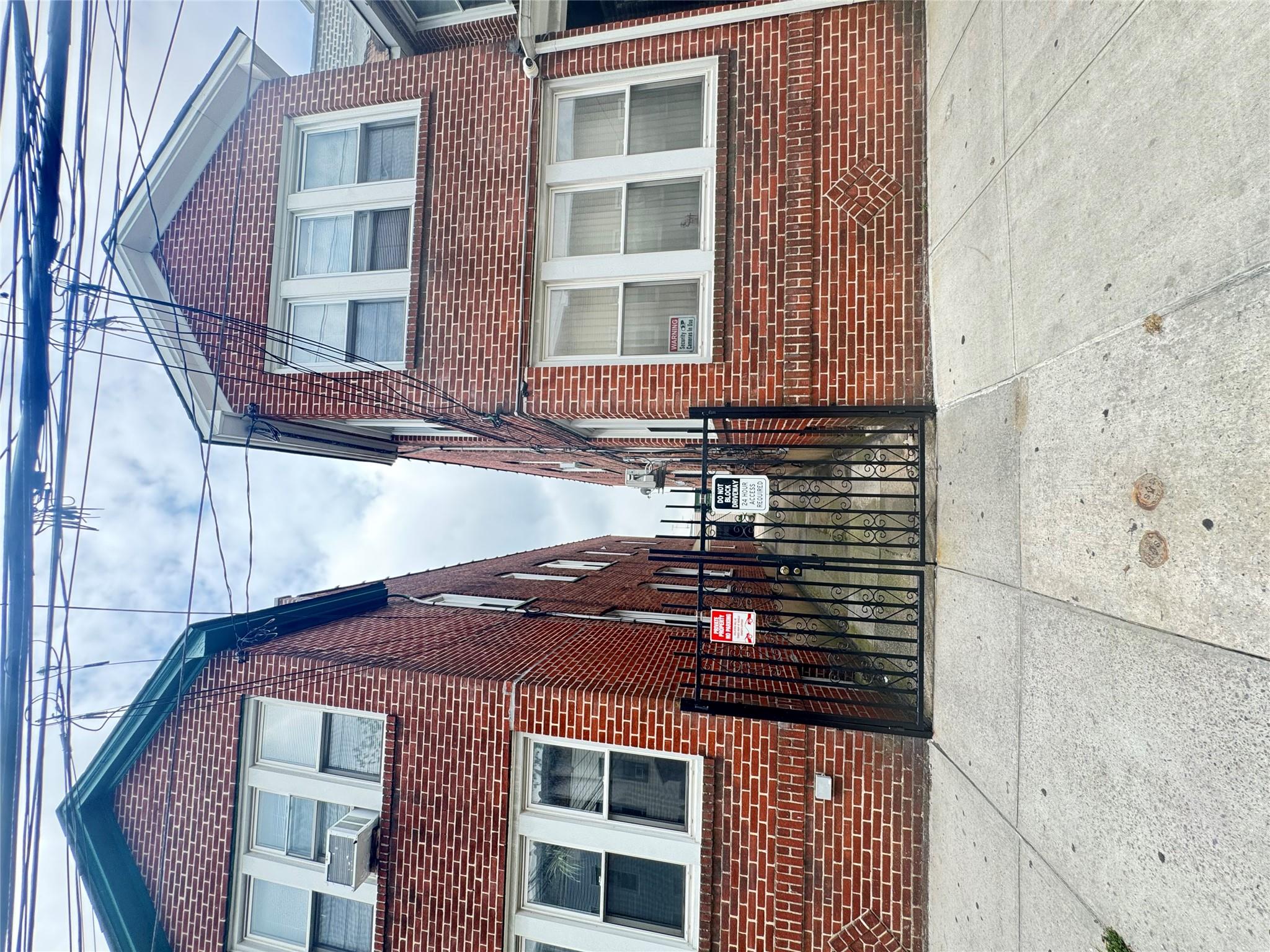 88-16 85th Street, Woodhaven, NY 11421