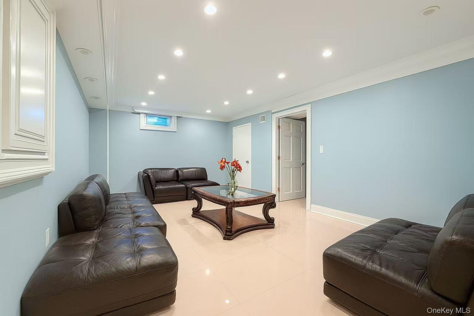 26 Birchdale Lane, Port Washington, NY 11050