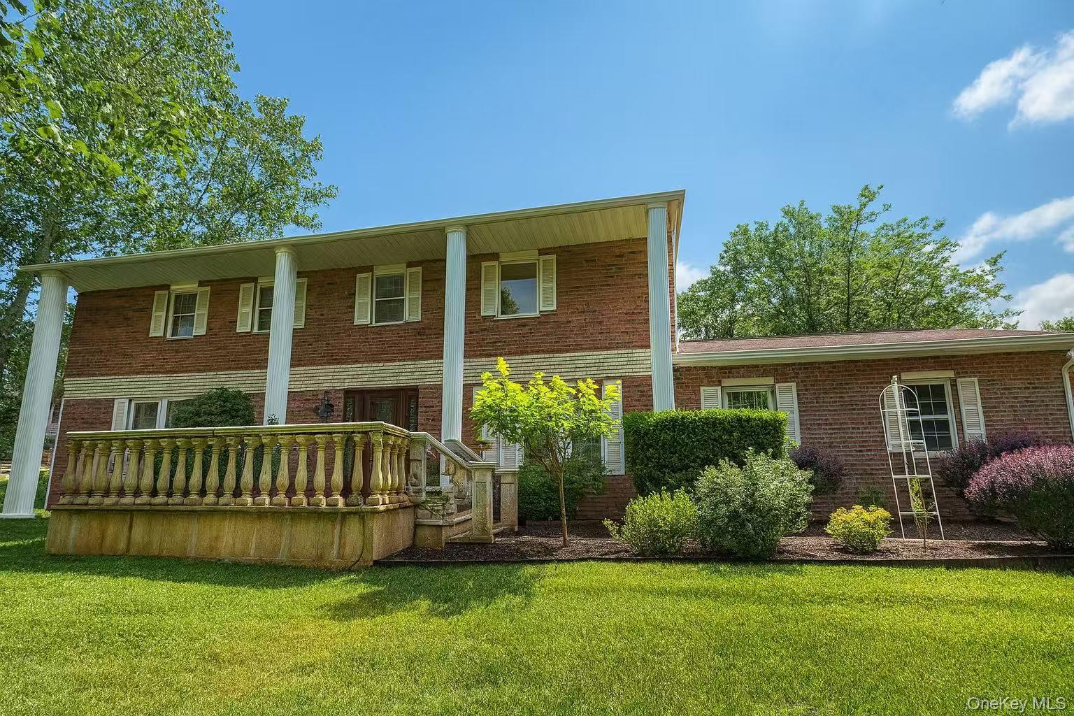 26 Birchdale Lane, Port Washington, NY 11050