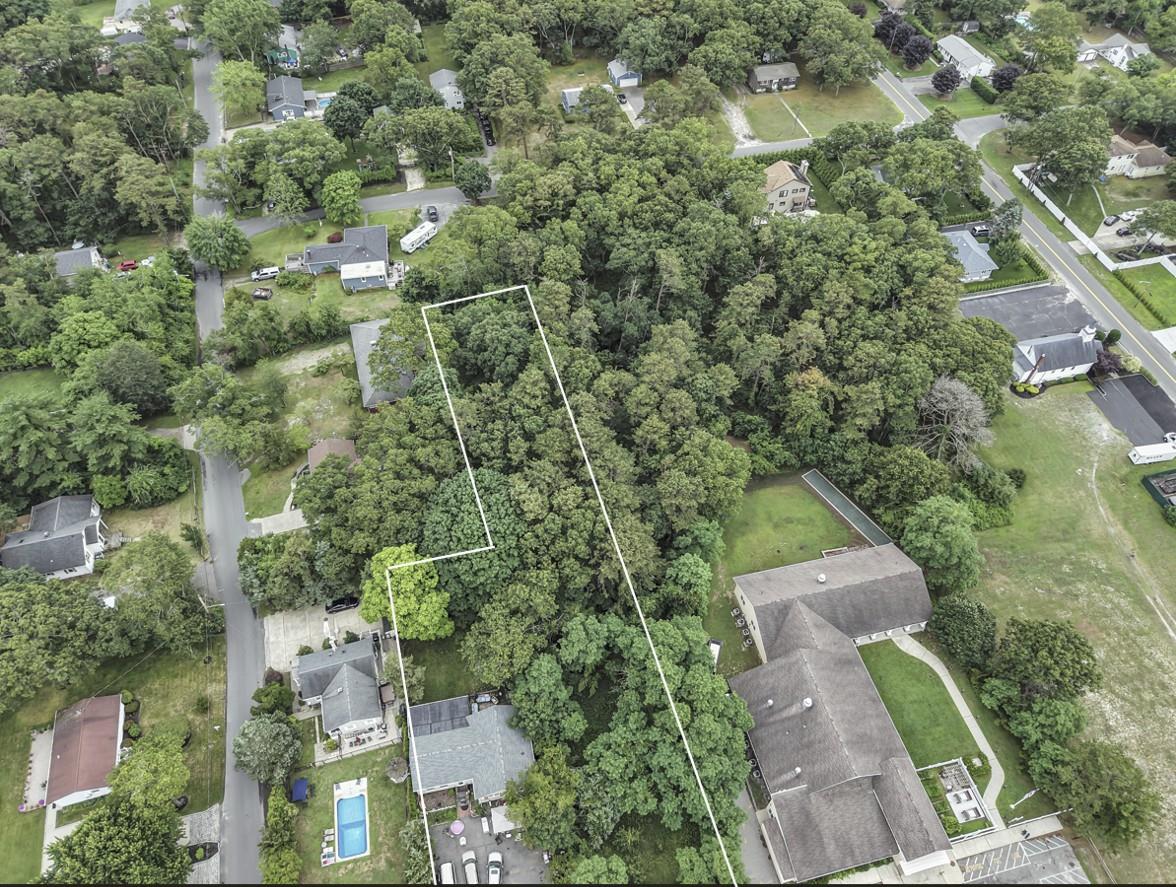 669 Flanders Road, Flanders, NY 11901