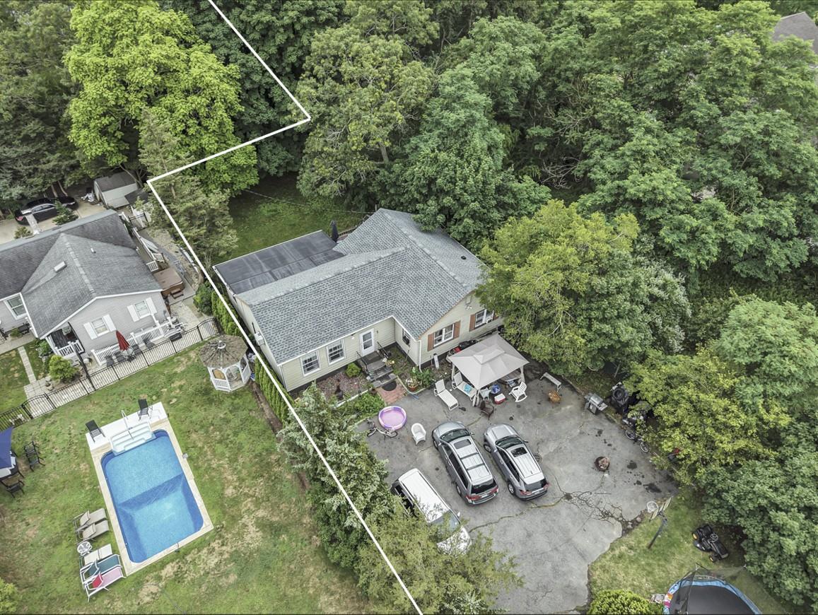 669 Flanders Road, Flanders, NY 11901