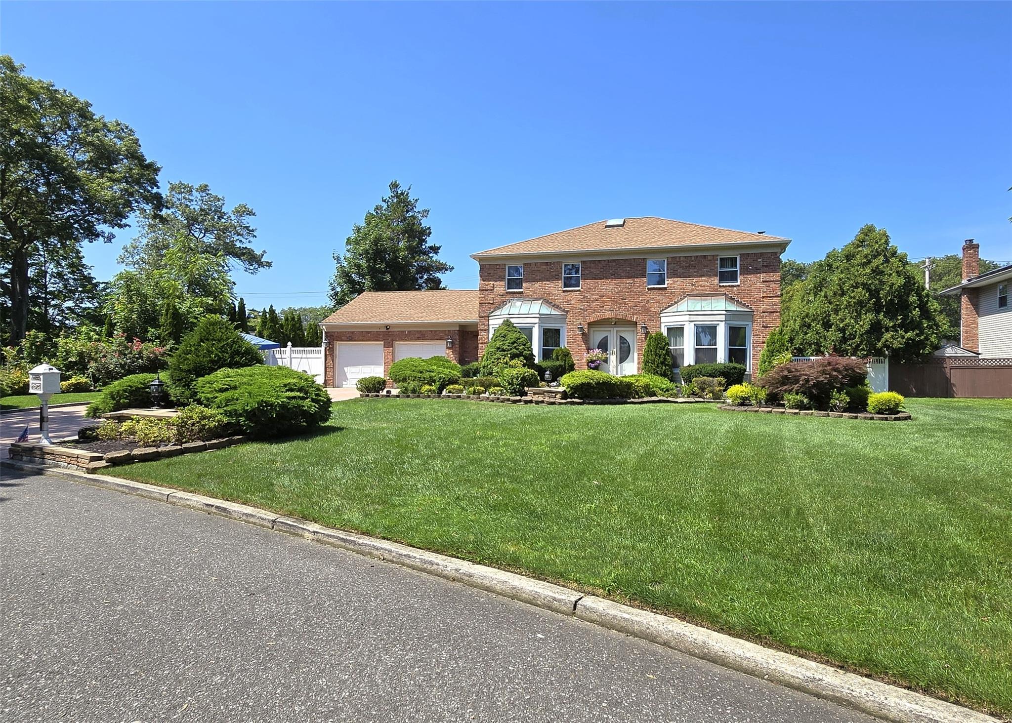 29 Charlemagne Drive, Nesconset, NY 11767