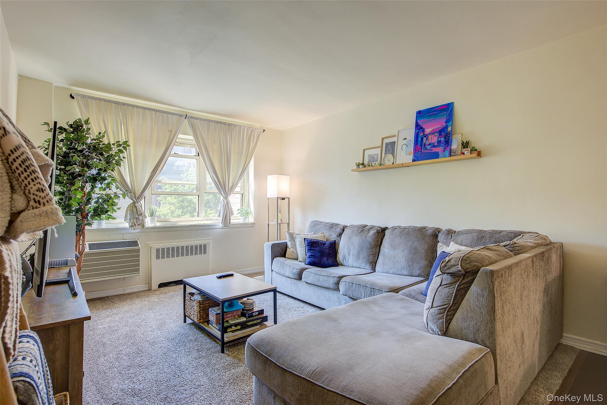 144-60 Gravett Road # 4J, Kew Garden Hills, NY 11367