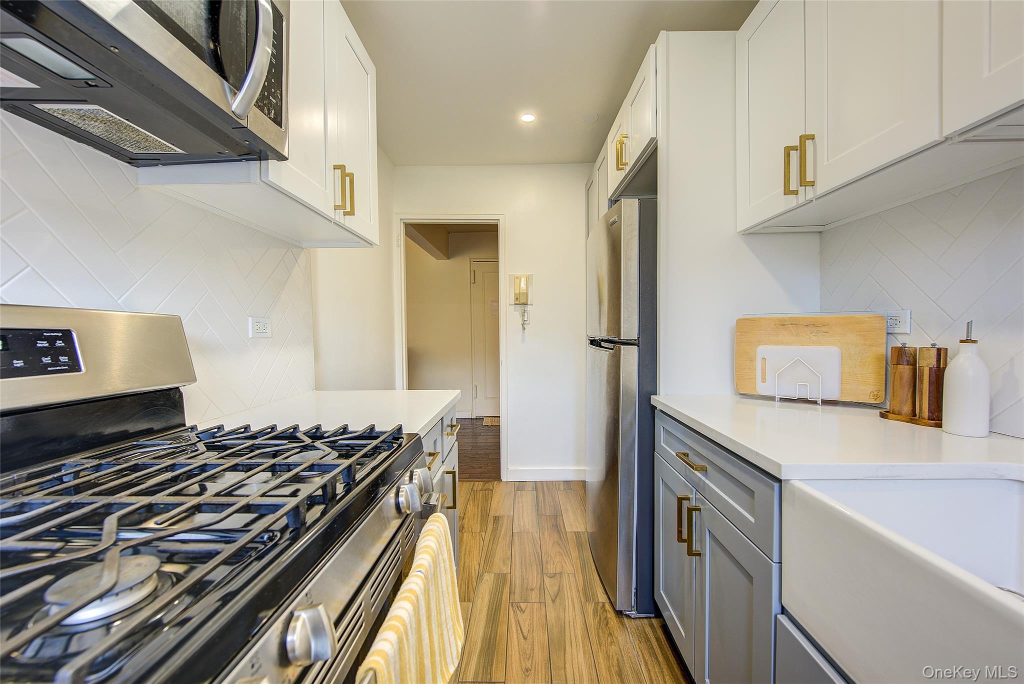 144-60 Gravett Road # 4J, Kew Garden Hills, NY 11367