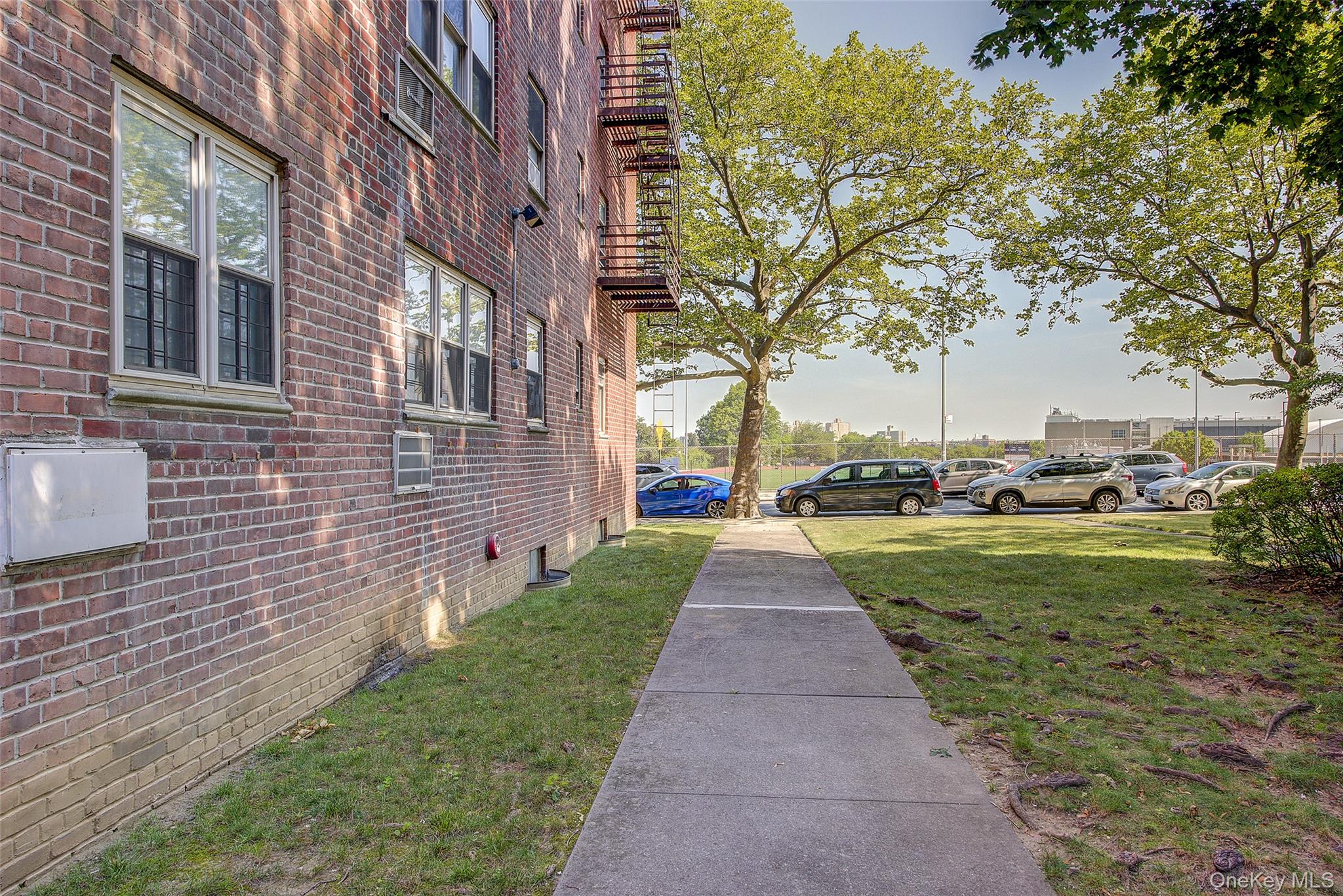 144-60 Gravett Road # 4J, Kew Garden Hills, NY 11367