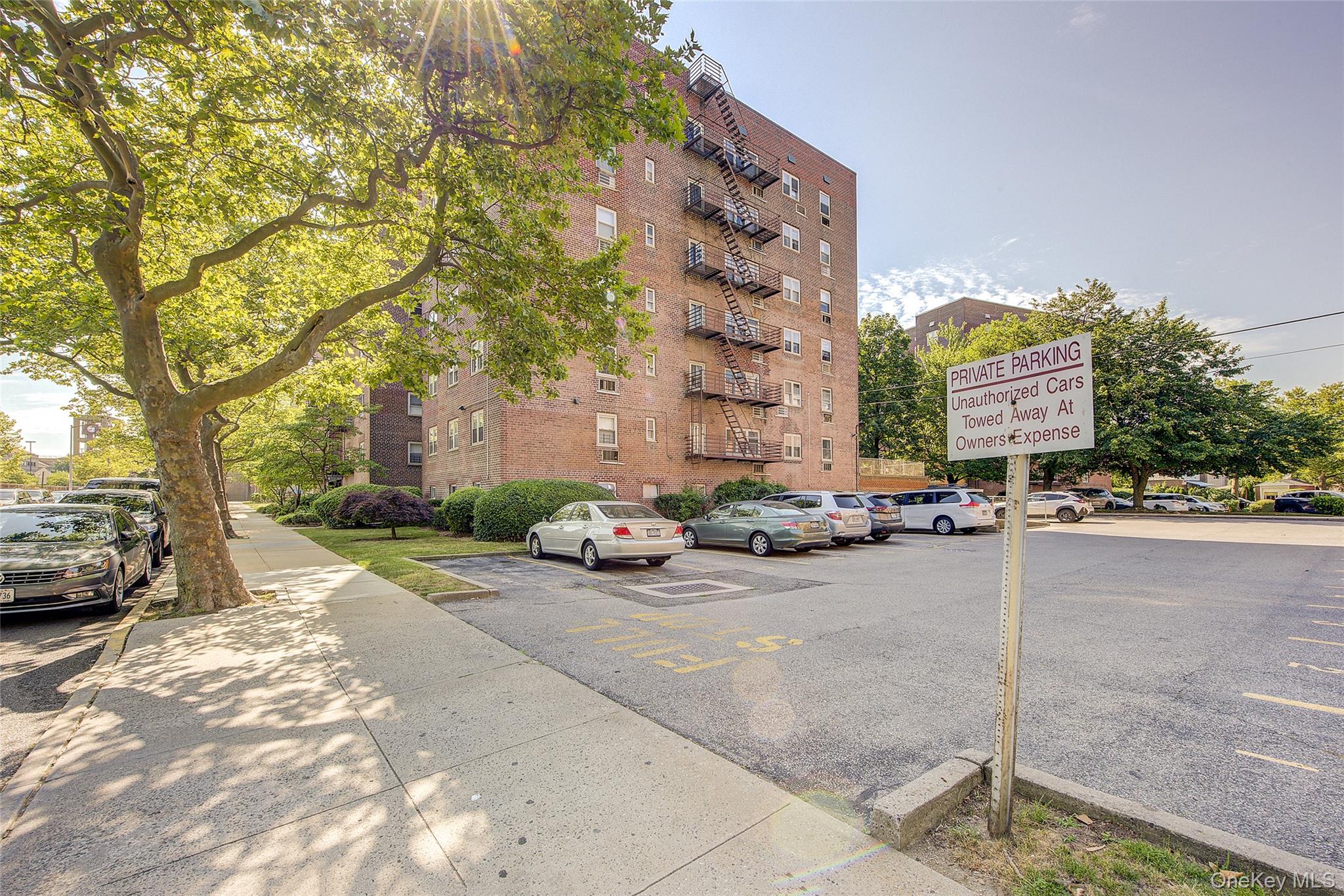 144-60 Gravett Road # 4J, Kew Garden Hills, NY 11367