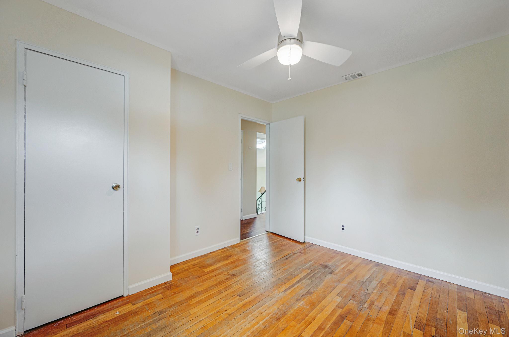 10 Laurie Road, Brentwood, NY 11717