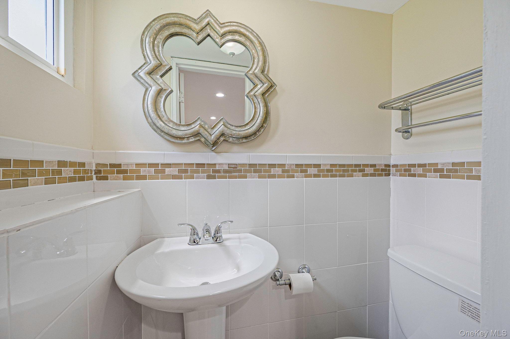 10 Laurie Road, Brentwood, NY 11717