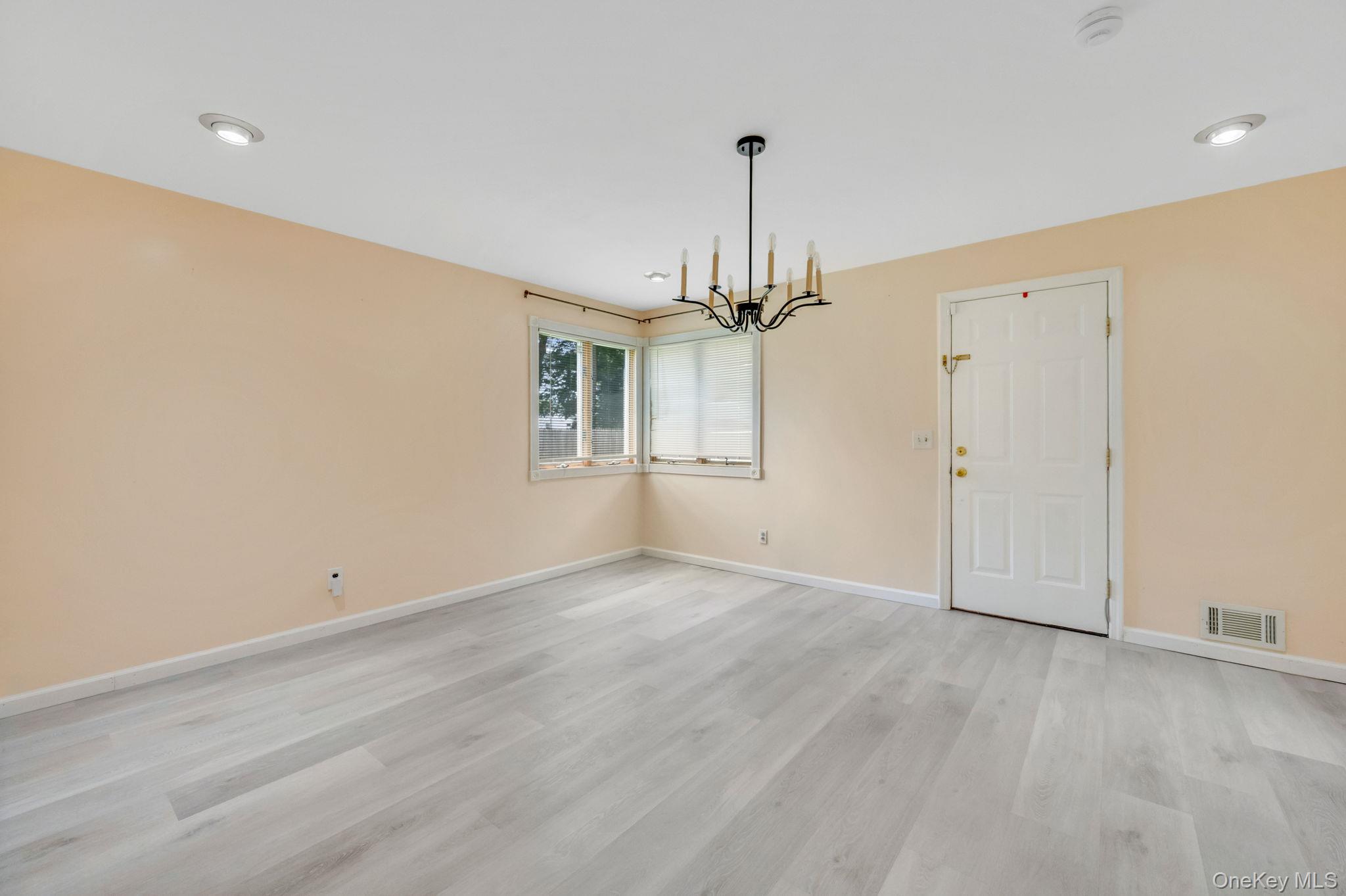 10 Laurie Road, Brentwood, NY 11717